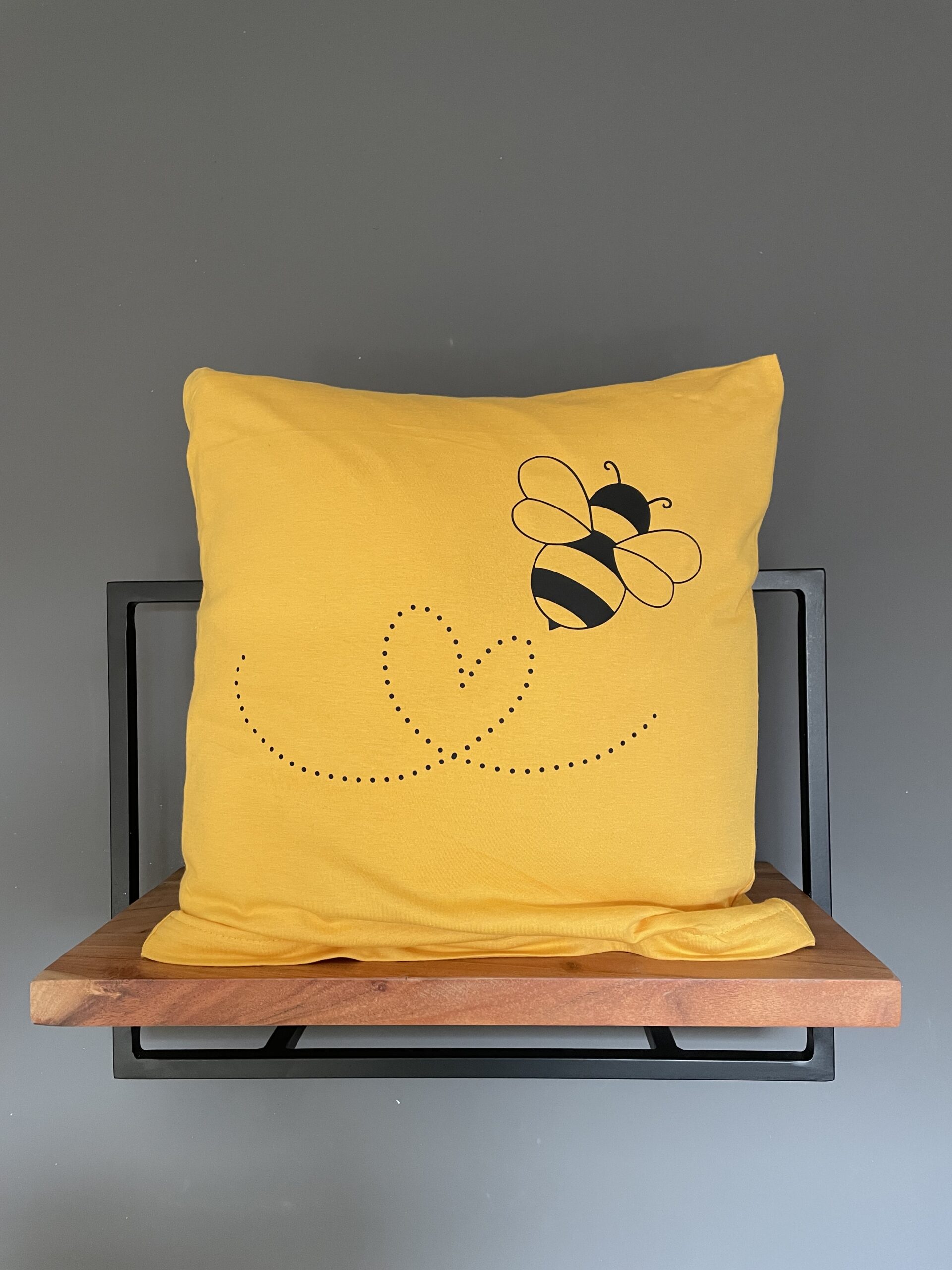 Biene mit Herz